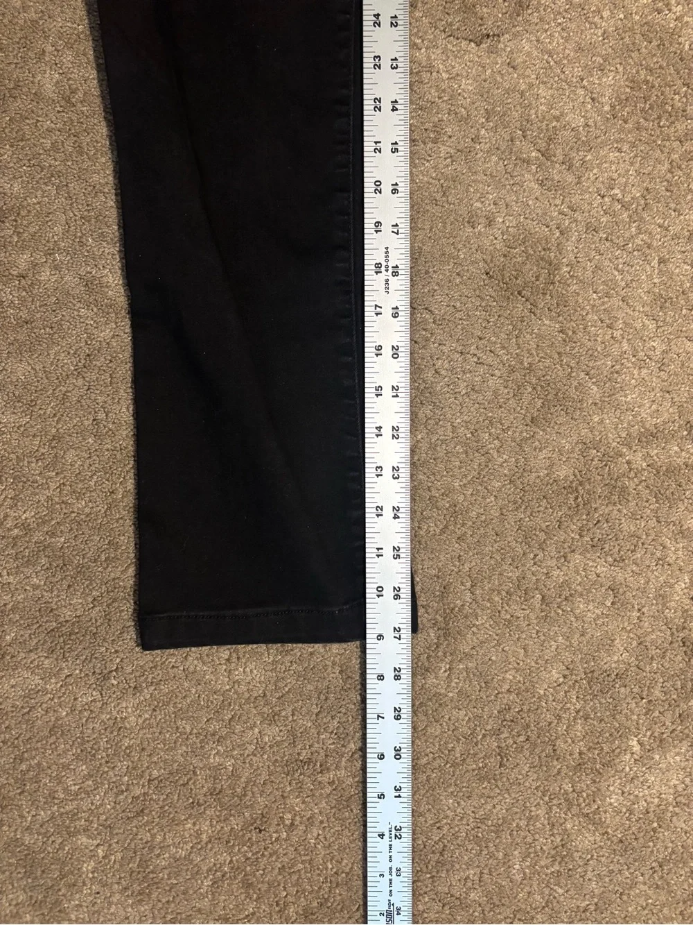 Levi’s 314 Shaping Straight Jeans Women’s 28x32 Black High Rise Denim Size 6